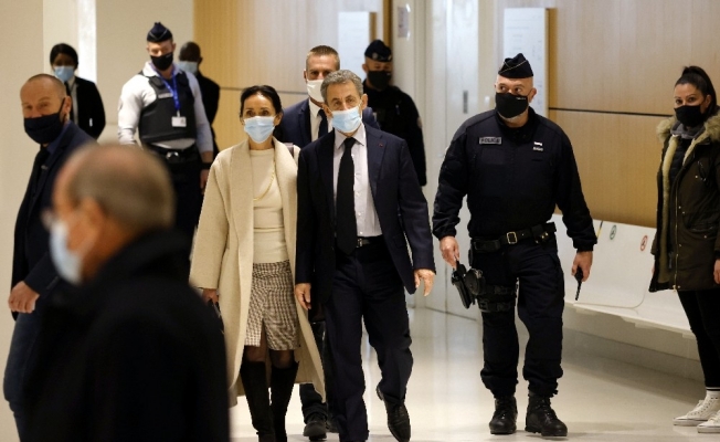 Sarkozy, 3 yıl hapis cezasına çarptırıldı