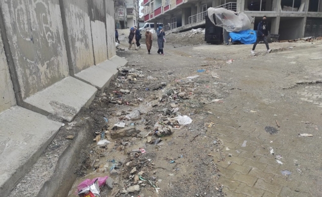 Sason’da onarılmayan cadde ve sokaklar köstebek yuvasına döndü