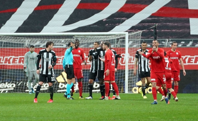 Süper Lig: Beşiktaş: 1 - Gaziantep FK: 0 (İlk yarı)