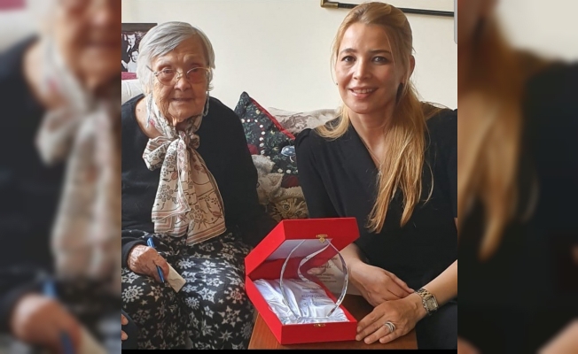TÜGİAD’dan Muazzez İlmiye Çığ’a yüz yılın Cumhuriyet kadını ödülü