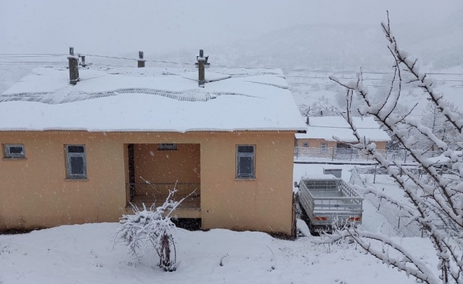 Tunceli’de Mart karı, 52 köy yolu ulaşıma kapattı