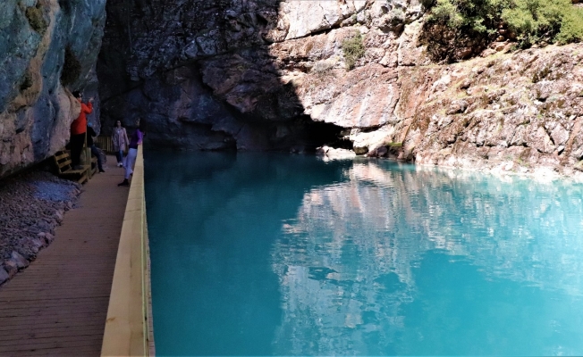Türklere özgü turkuaz rengiyle ünlü Acıpayam Kanyonu turizme hazırlanıyor