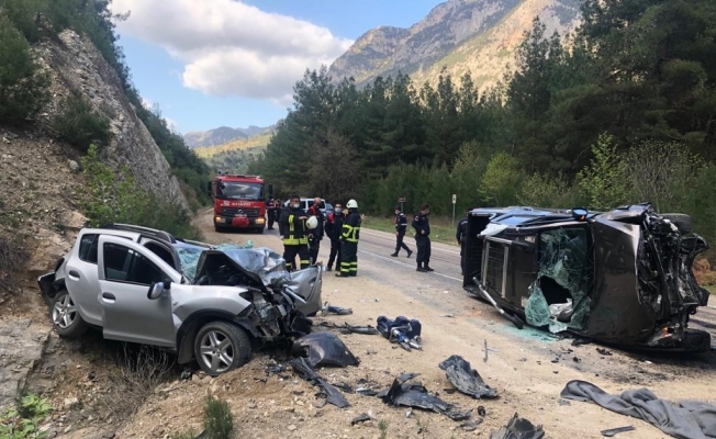 Adana’da feci kaza: 3 ölü, 3 yaralı