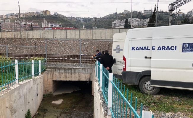 Akaryakıt istasyonundaki sızıntı İzmit sahilini kirletti