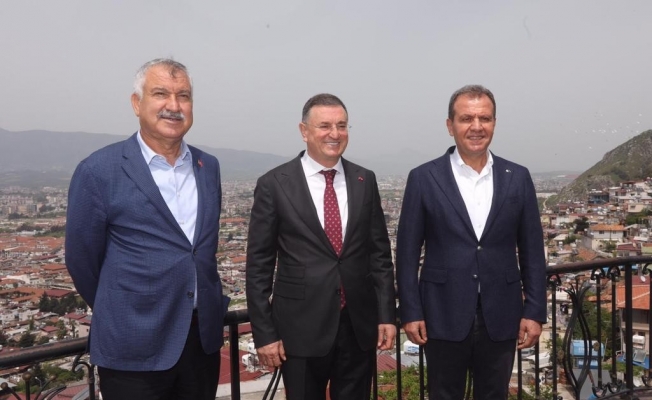 Akdeniz’in 3 büyükşehir belediye başkanı ortak yayında buluştu