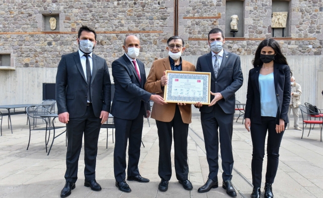 ASTOP’tan bir ödül de Ankara Kent Konseyi Kale Çalışmaları Meclis Başkanı Yahnici’ye