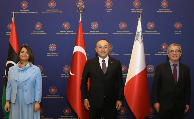 Bakan Çavuşoğlu, Libya ve Maltalı mevkidaşları ile bir araya geldi