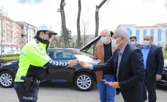 Başkan Güder’den görev başındaki polislere sürpriz ziyaret