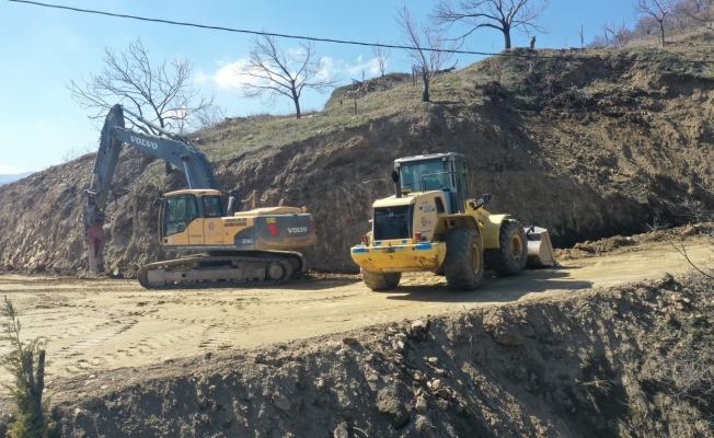 Büyükşehir Belediyesi yol yapım çalışmalarını sürdürüyor