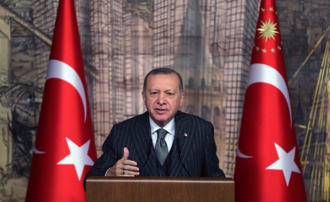 Cumhurbaşkanı Erdoğan: "Gavurun kılıcını sallayarak üzerimize gelenleri gördükçe üzülüyoruz"