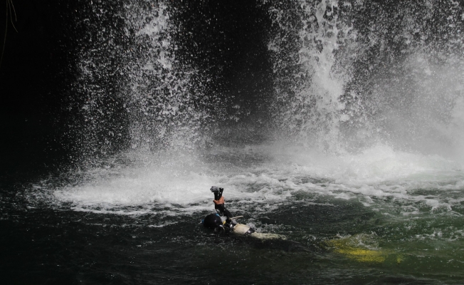 Dalgıçlar düden şelalesine daldı, tek canlı görüntüleyemedi