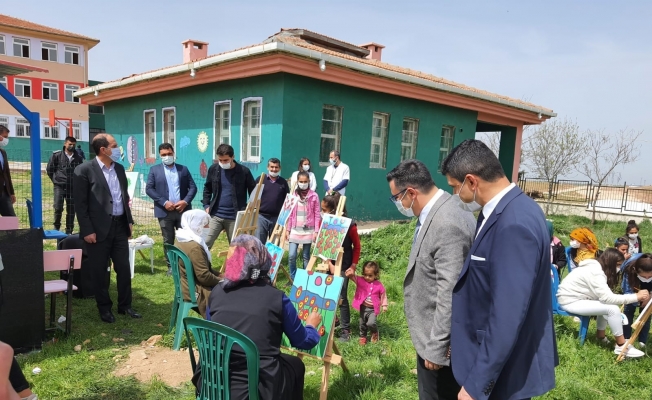 Diyarbakır’da veliler çocuklarının okullarında ’sanata dokundu’