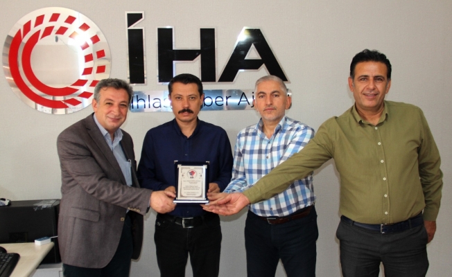 İGD’den İHA Muhabiri Ahmet Arslantaş’a paket