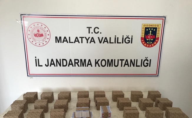 Malatya’da 2 bin 250 deste bandrolsüz sigara kağıdı yakalandı