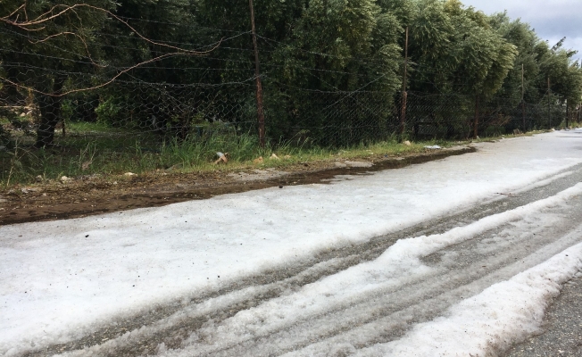 Mersin´de dolu yağışı etkili oldu