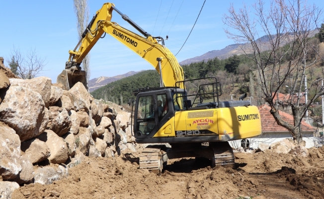 Nazilli Belediyesi Avra Mahallesi’nde çalışmalarını sürdürüyor