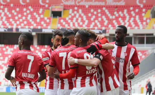 Süper Lig: Sivasspor: 3 - Konyaspor: 1 (Maç sonucu)