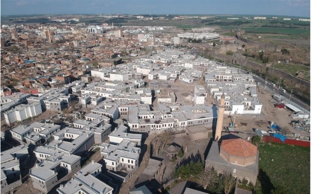 Sur’da tamamlanan yapılar hak sahiplerine teslim edilecek