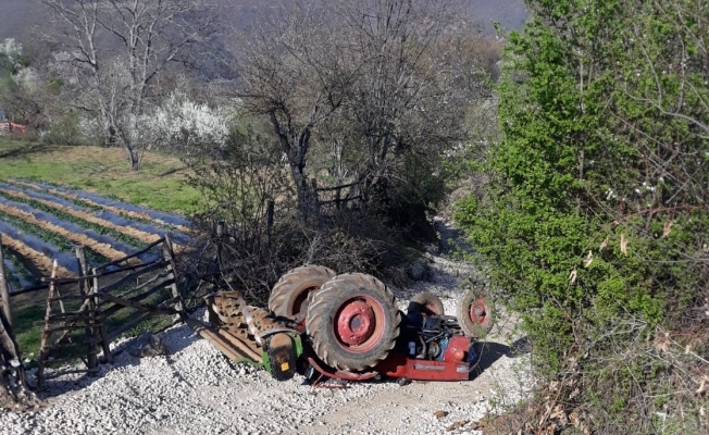 Traktörün altında kalan yaşlı adam hayatını kaybetti