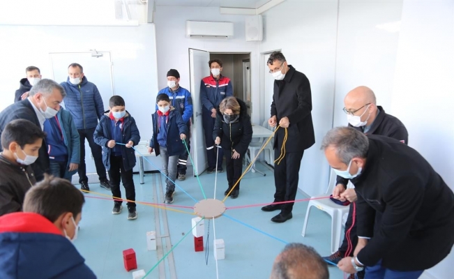 Türkiye’nin ilk “Gezici Motivasyon ve Eğitim Tırı” çocuklarla buluştu