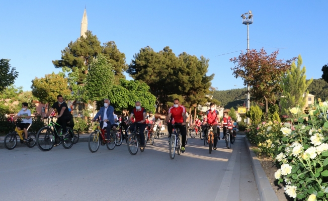 102. yılda ‘102 bisikletle şehir turu’