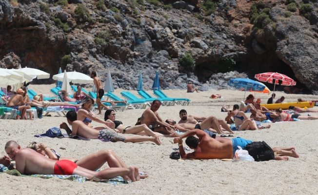 Alanya'da Ramazan Bayramı’nda sahiller turistlere kaldı