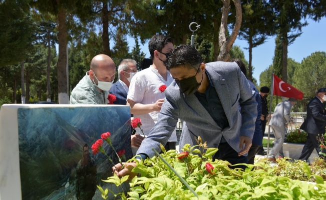 Aliağa’da şehitliğe ve şehit ailelerine bayram ziyareti