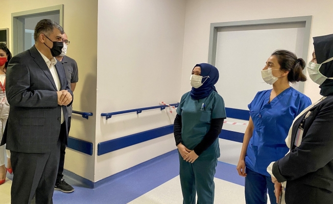 Ankara İl Sağlık Müdürü Gülüm’den hastalara ve sağlıkçılara bayram ziyareti