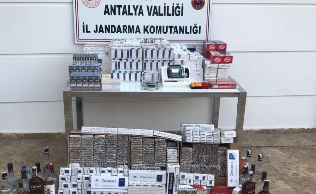 Antalya'da kaçak alkol, bandrolsüz sigara ve tütün operasyonu