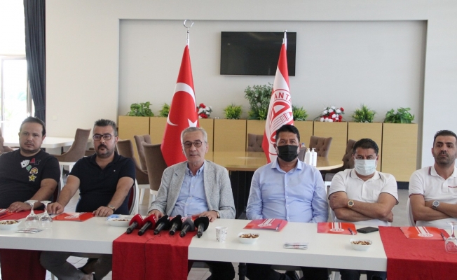 Antalyaspor’da Başkan Yılmaz görevi bıraktı
