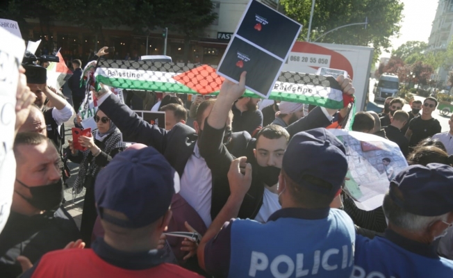 Arnavutluk’ta Filistin’e destek protestosuna polis müdahalesi
