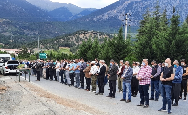 Atlas Okyanusu’nda ölen Türk kaptan son yolculuğuna uğurlandı