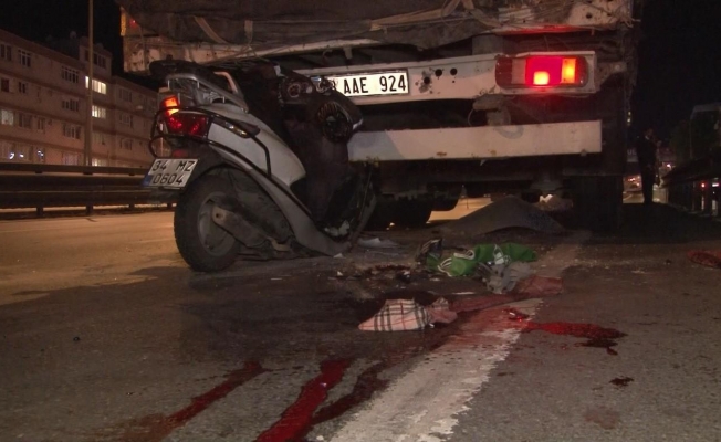 Avcılar’da feci kaza...Motosiklet tıra arkadan çarptı:1 ölü 1 yaralı