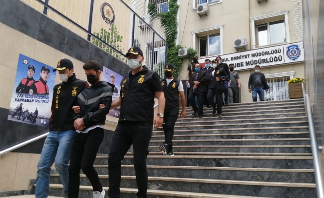 Bağcılar’da 1 kişinin öldüğü 2 kişinin de yaralandığı kavganın güvenlik kamerası görüntüleri ortaya çıktı