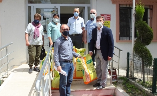 Balıkesir Büyükşehir Belediyesinden Burhaniyeli çiftçilere tohumluk desteği