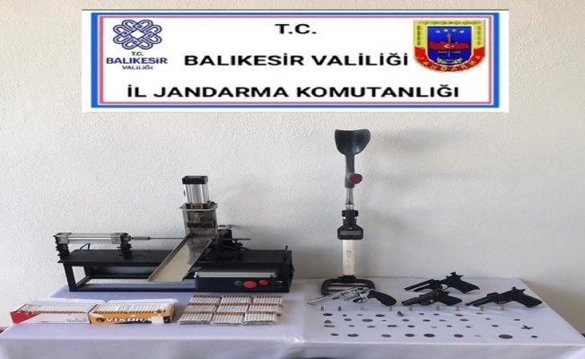 Balıkesir’de jandarmadan kaçak tütün ve tarihi eser operasyonu