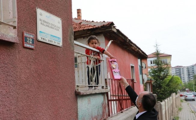 Başkan Saygılı’dan evde kalan çocuklara sürpriz