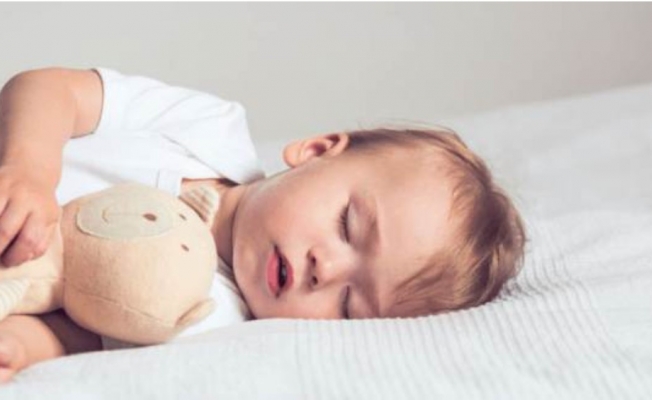 Bebeklerin çok uyuması sakıncalı mı?