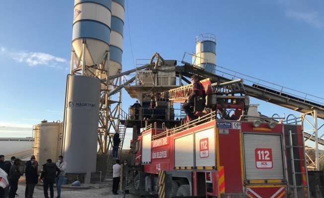 Beton mikserine sıkışan işçi feci şekilde can verdi