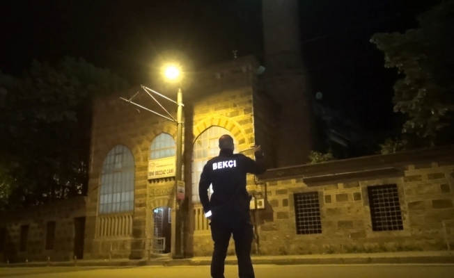 Bursa’da tarihi camide hırsızlık alarmı