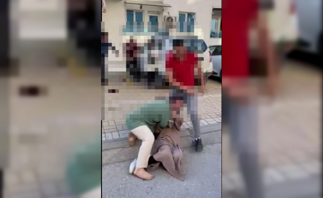 Çankırı’da boşanma kavgasında tekmeler havada uçuştu, o anlar kameraya yansıdı