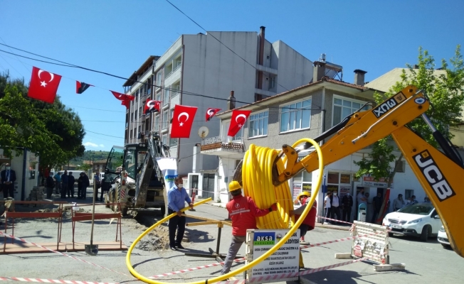 Çardak’a doğal gaz için ilk kazma vuruldu