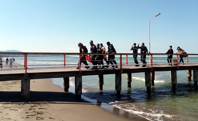 Denizde kaybolan çocuk dalgıçlar tarafından bulunup hastaneye kaldırıldı