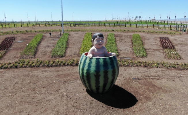 Diyarbakır’da kavşaklara bırakılan maketler tartışmaları da beraberinde getirdi