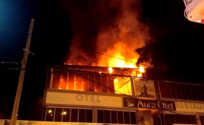 Edremit’te otel yangını