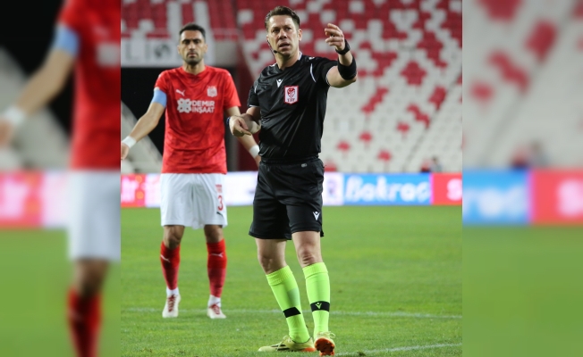 Gaziantep FK - Sivasspor maçının VAR’ı Fırat Aydınus