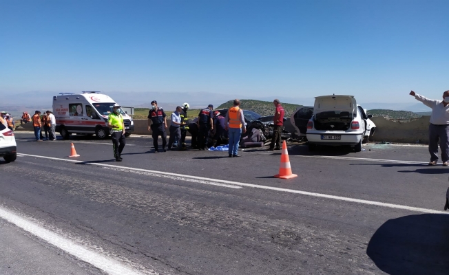 Gaziantep’te zincirleme kaza: 2 ölü, 6 yaralı