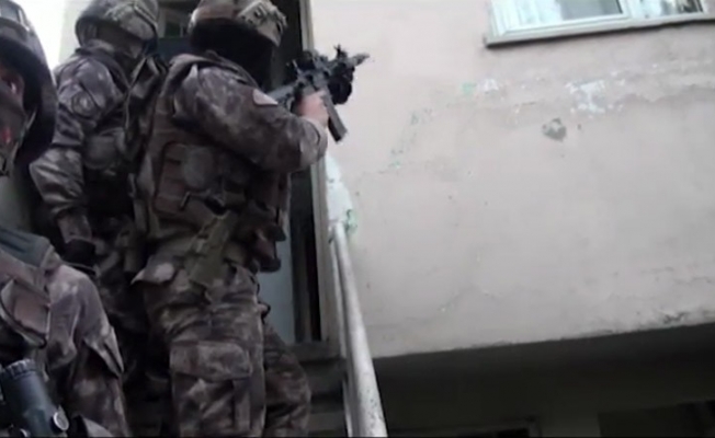 Gaziosmanpaşa’da uyuşturucu operasyonu polis kamerasında