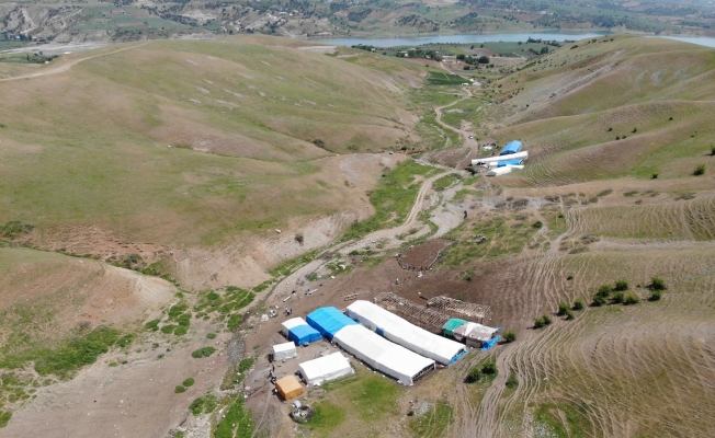 Göçerler kuraklık nedeni ile yaylalara erken çıkmaya başladı