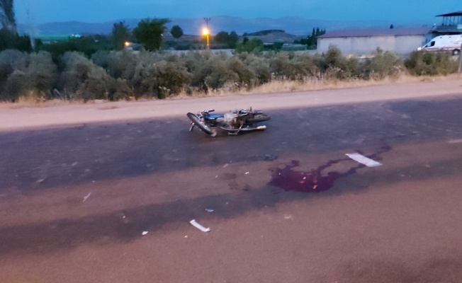 Hatay’da kamyon motosiklete çarptı: 2 yaralı